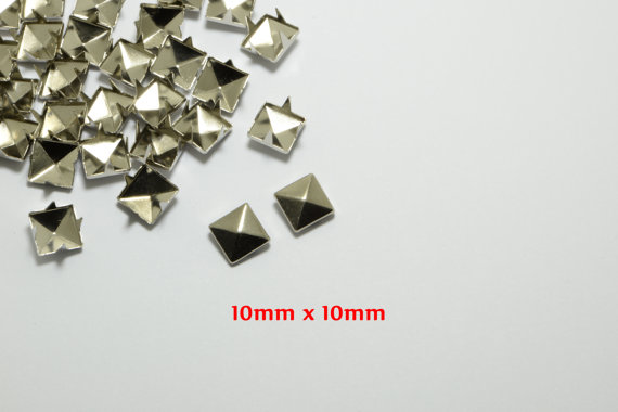 100pcs Clearance , Square Pyramids In Silver Tone, 10mm X 10mm, 4 Legs Metal Rivets